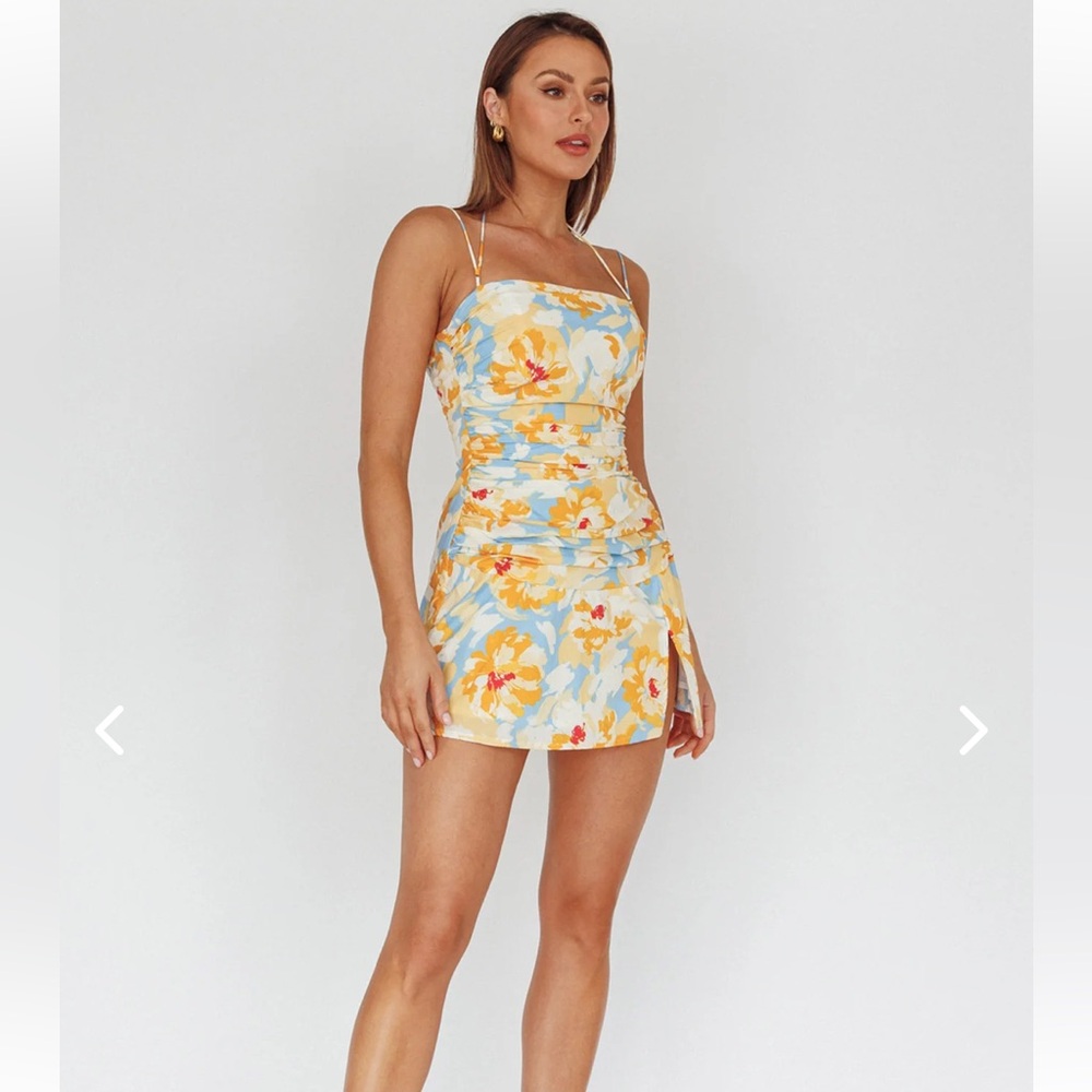 Selfie Leslie floral tube dress